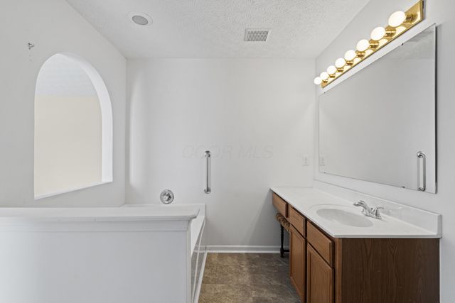 112 Spring Brook Court, Etna, OH 43062