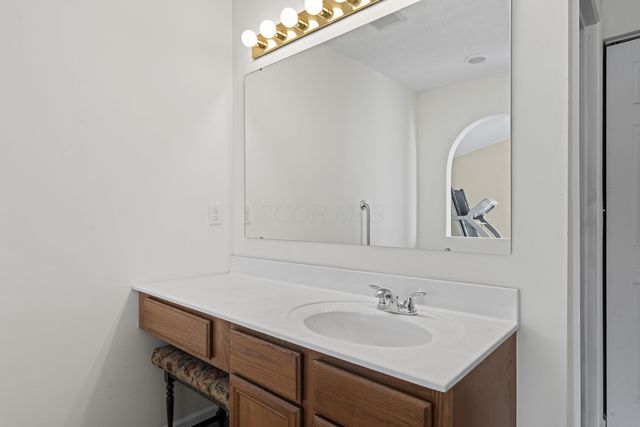 112 Spring Brook Court, Etna, OH 43062