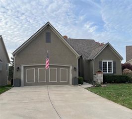 10950 S Cottage Lane, Olathe, KS 66061