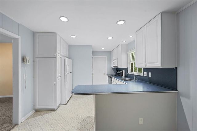 1319 Renee Drive SW, Lilburn, GA 30047