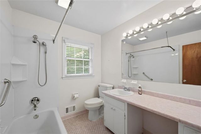 1319 Renee Drive SW, Lilburn, GA 30047