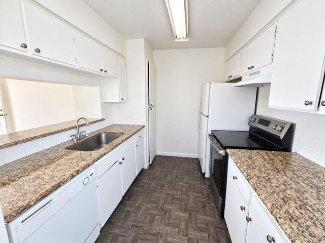 9898 Club Creek Drive 1613, Houston, TX 77036