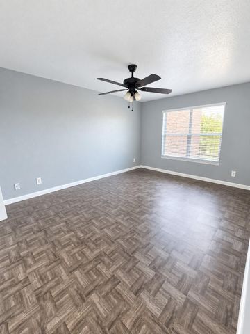 9898 Club Creek Drive 1613, Houston, TX 77036