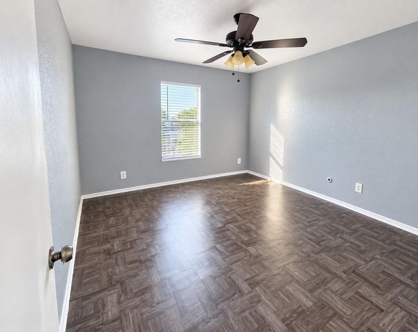 9898 Club Creek Drive 1613, Houston, TX 77036