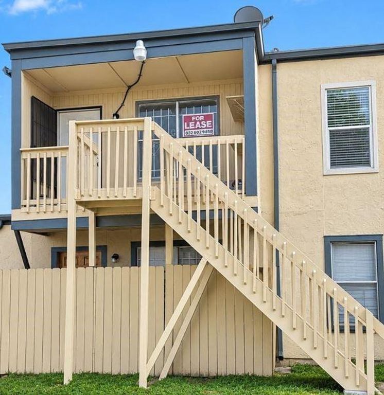 9898 Club Creek Drive 1613, Houston, TX 77036