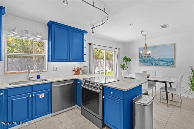 3218 1ST Street S, Jacksonville Beach, FL 32250
