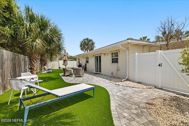 3218 1ST Street S, Jacksonville Beach, FL 32250