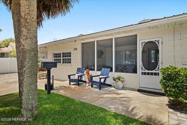 3218 1ST Street S, Jacksonville Beach, FL 32250
