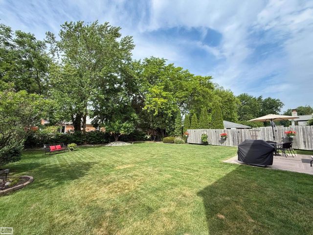 50467 Peggy Lane, Chesterfield Twp, MI 48047