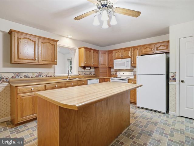 12274 COUNTRY CLUB ROAD, Waynesboro, PA 17268