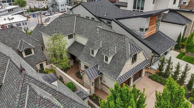 4635 Jarboe Street, Kansas City, MO 64112