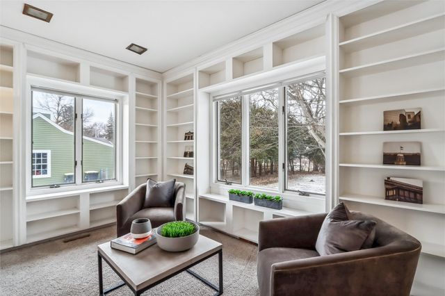 319 Hutchinson Ae, Iowa City, IA 52246