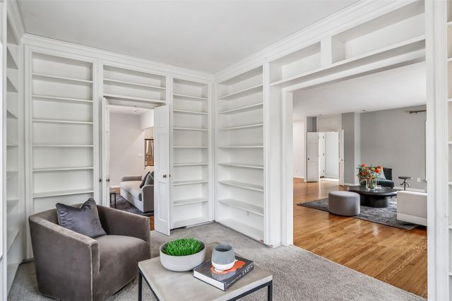 319 Hutchinson Ae, Iowa City, IA 52246