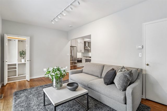 319 Hutchinson Ae, Iowa City, IA 52246