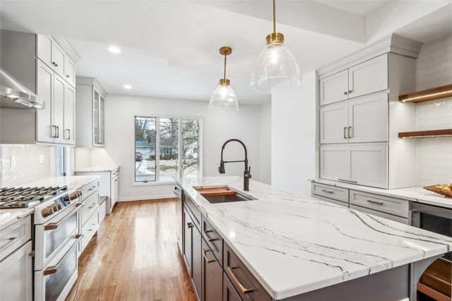 319 Hutchinson Ae, Iowa City, IA 52246