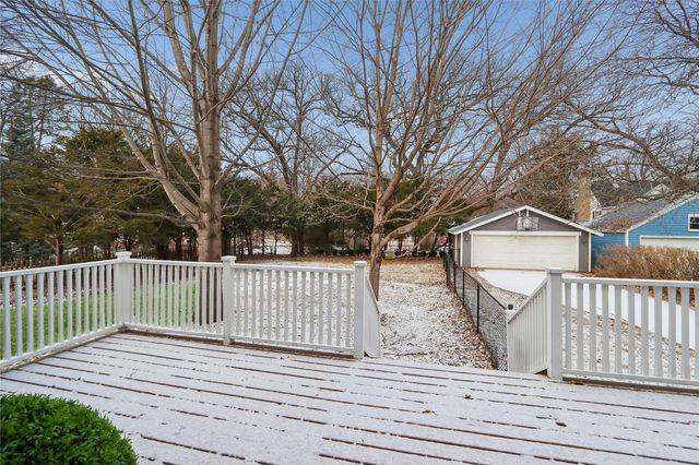 319 Hutchinson Ae, Iowa City, IA 52246