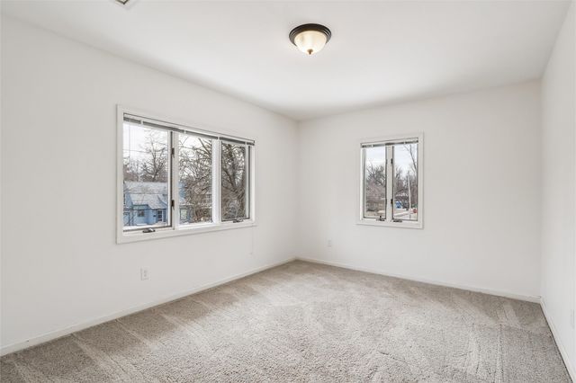 319 Hutchinson Ae, Iowa City, IA 52246