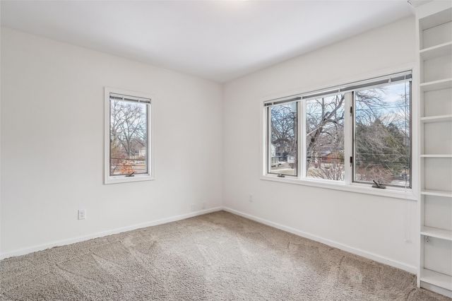 319 Hutchinson Ae, Iowa City, IA 52246