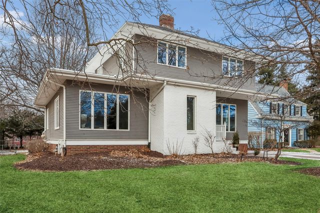 319 Hutchinson Ae, Iowa City, IA 52246