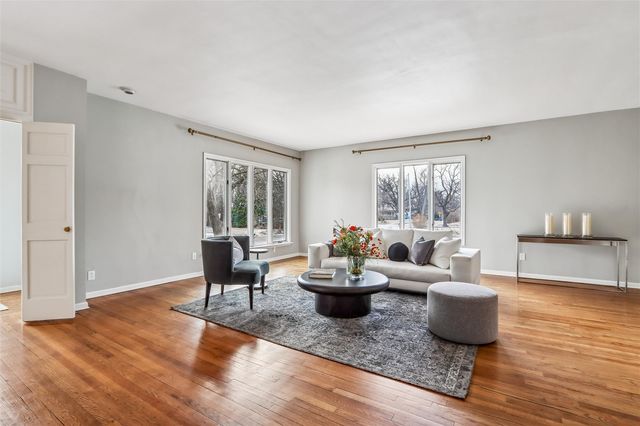 319 Hutchinson Ae, Iowa City, IA 52246