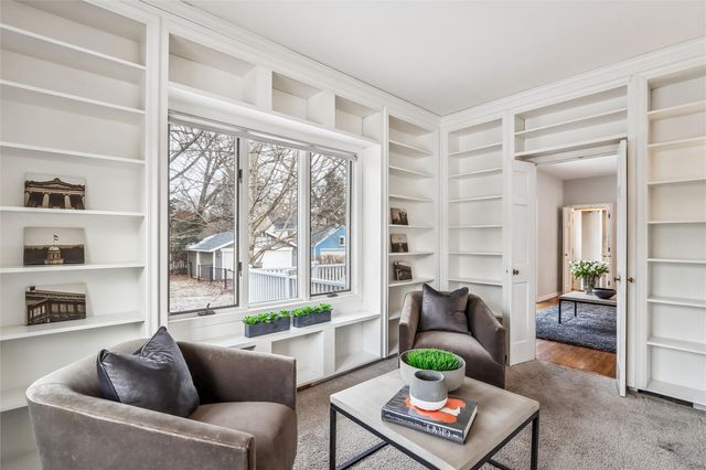 319 Hutchinson Ae, Iowa City, IA 52246