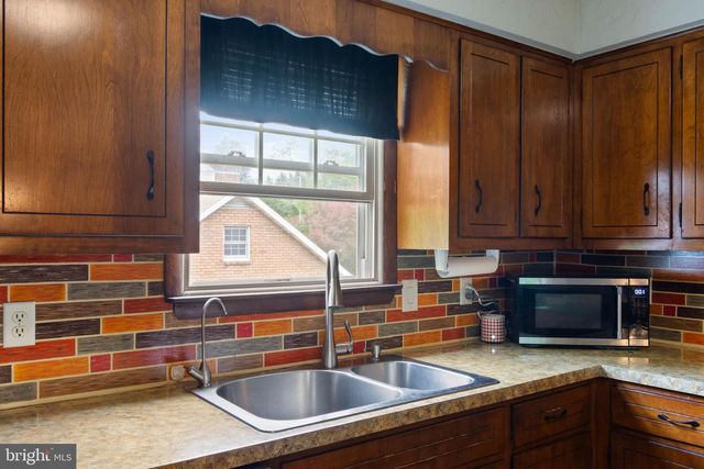 185 PINE GROVE RD, Hanover, PA 17331