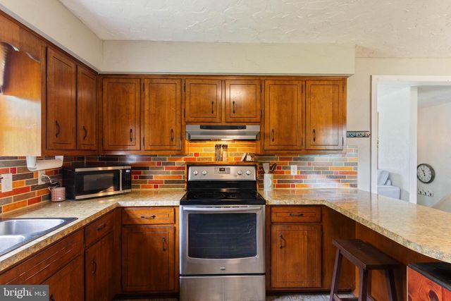 185 PINE GROVE RD, Hanover, PA 17331