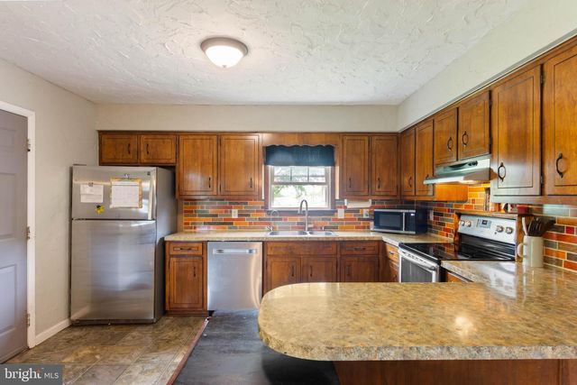 185 PINE GROVE RD, Hanover, PA 17331