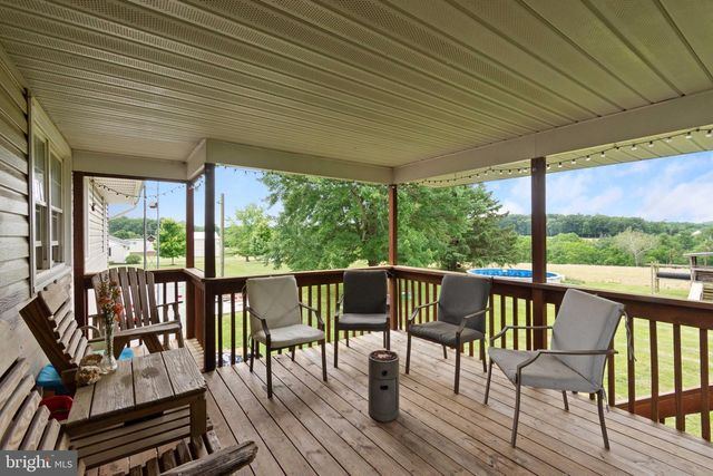 185 PINE GROVE RD, Hanover, PA 17331