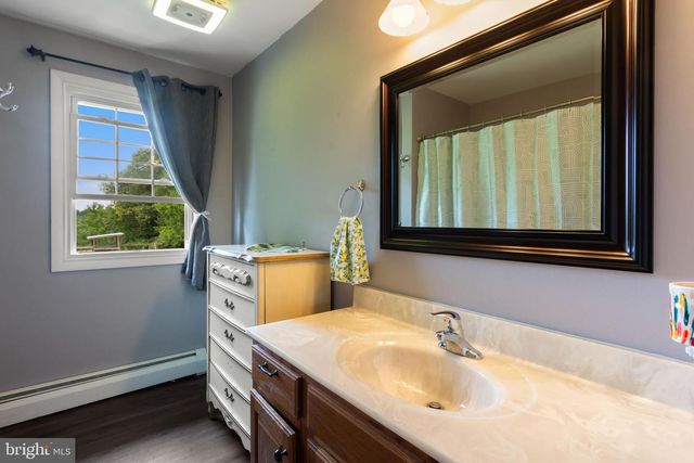 185 PINE GROVE RD, Hanover, PA 17331