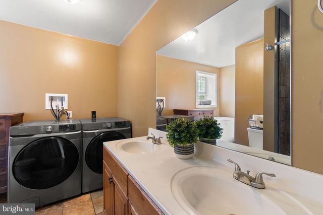 185 PINE GROVE RD, Hanover, PA 17331