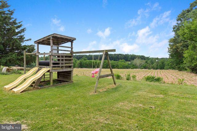 185 PINE GROVE RD, Hanover, PA 17331