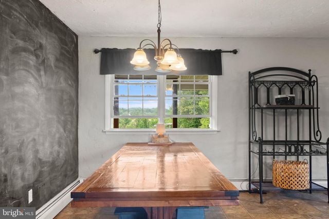 185 PINE GROVE RD, Hanover, PA 17331