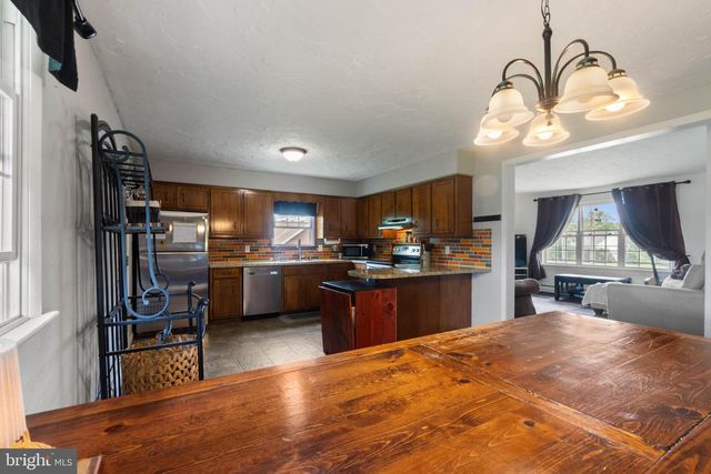 185 PINE GROVE RD, Hanover, PA 17331