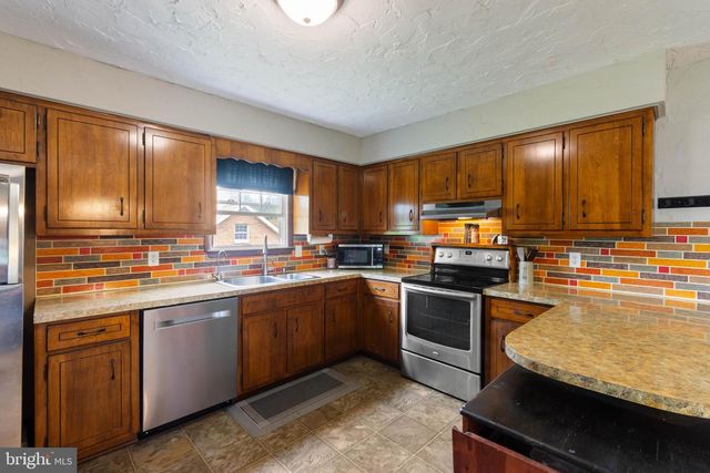 185 PINE GROVE RD, Hanover, PA 17331