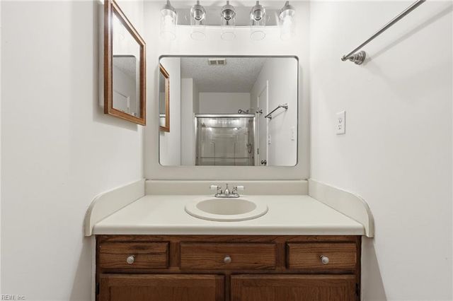 5133 Glenwood Way, Virginia Beach, VA 23456