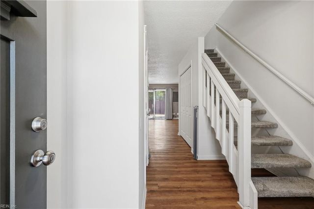 5133 Glenwood Way, Virginia Beach, VA 23456