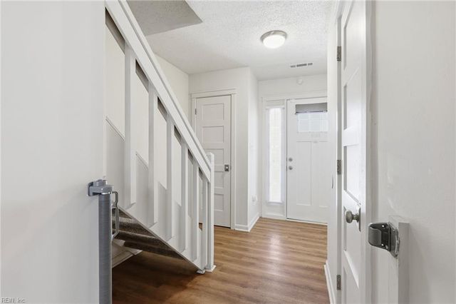 5133 Glenwood Way, Virginia Beach, VA 23456