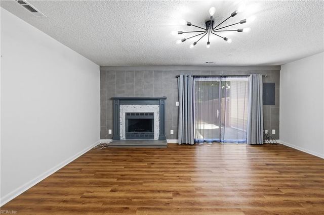 5133 Glenwood Way, Virginia Beach, VA 23456