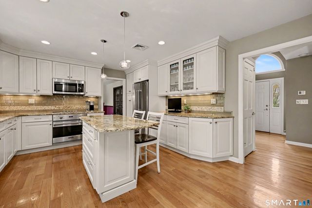 49 Georges Lane, Monroe, CT 06468