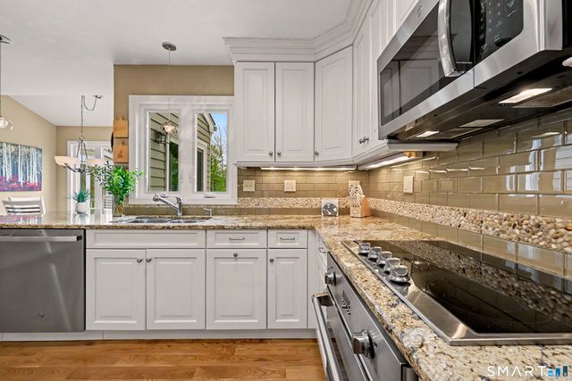 49 Georges Lane, Monroe, CT 06468