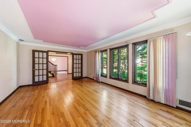 4 Clark Way, Holmdel, NJ 07733