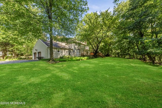 4 Clark Way, Holmdel, NJ 07733