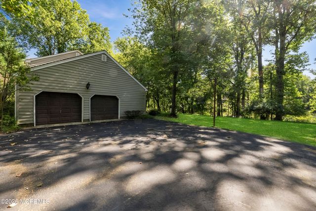 4 Clark Way, Holmdel, NJ 07733