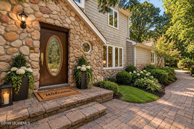 4 Clark Way, Holmdel, NJ 07733