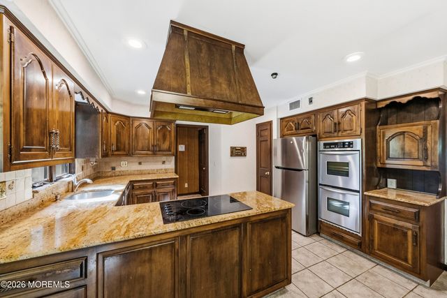 4 Clark Way, Holmdel, NJ 07733