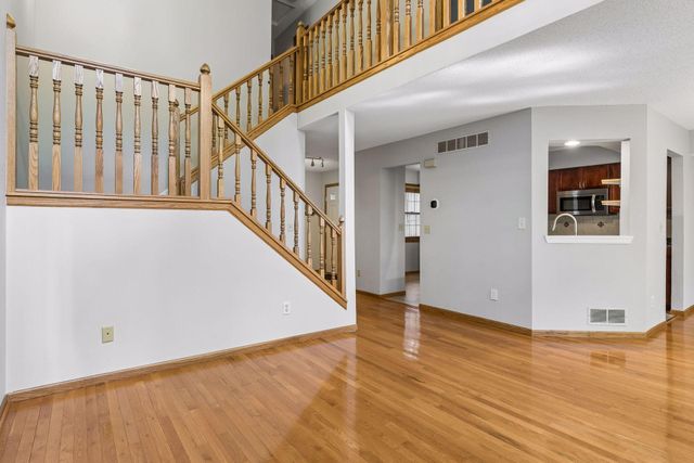 1640 Rose Hill Circle, Lauderdale, MN 55108
