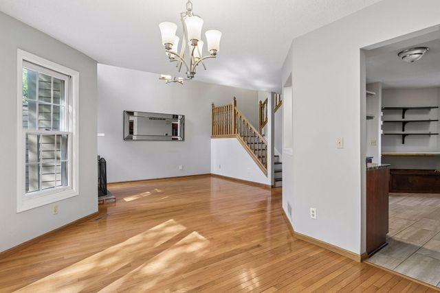 1640 Rose Hill Circle, Lauderdale, MN 55108