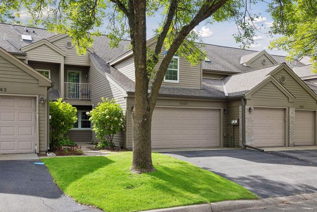 1640 Rose Hill Circle, Lauderdale, MN 55108