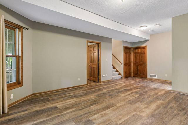 1640 Rose Hill Circle, Lauderdale, MN 55108